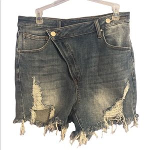 Risen extra-large jean shorts